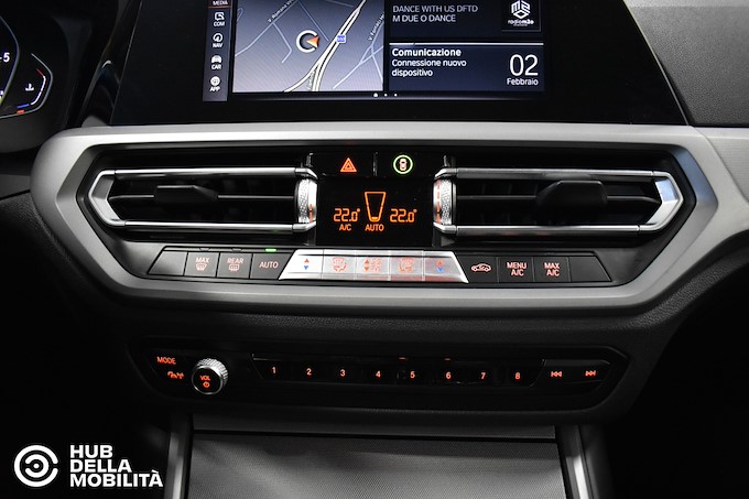 BMW 320d 48V xDrive Touring Business Advantage